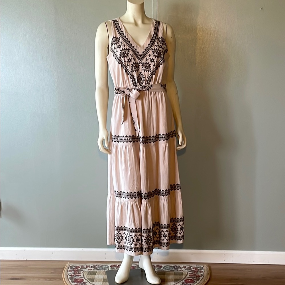 Elegant Pink and Black Embroidered Dress